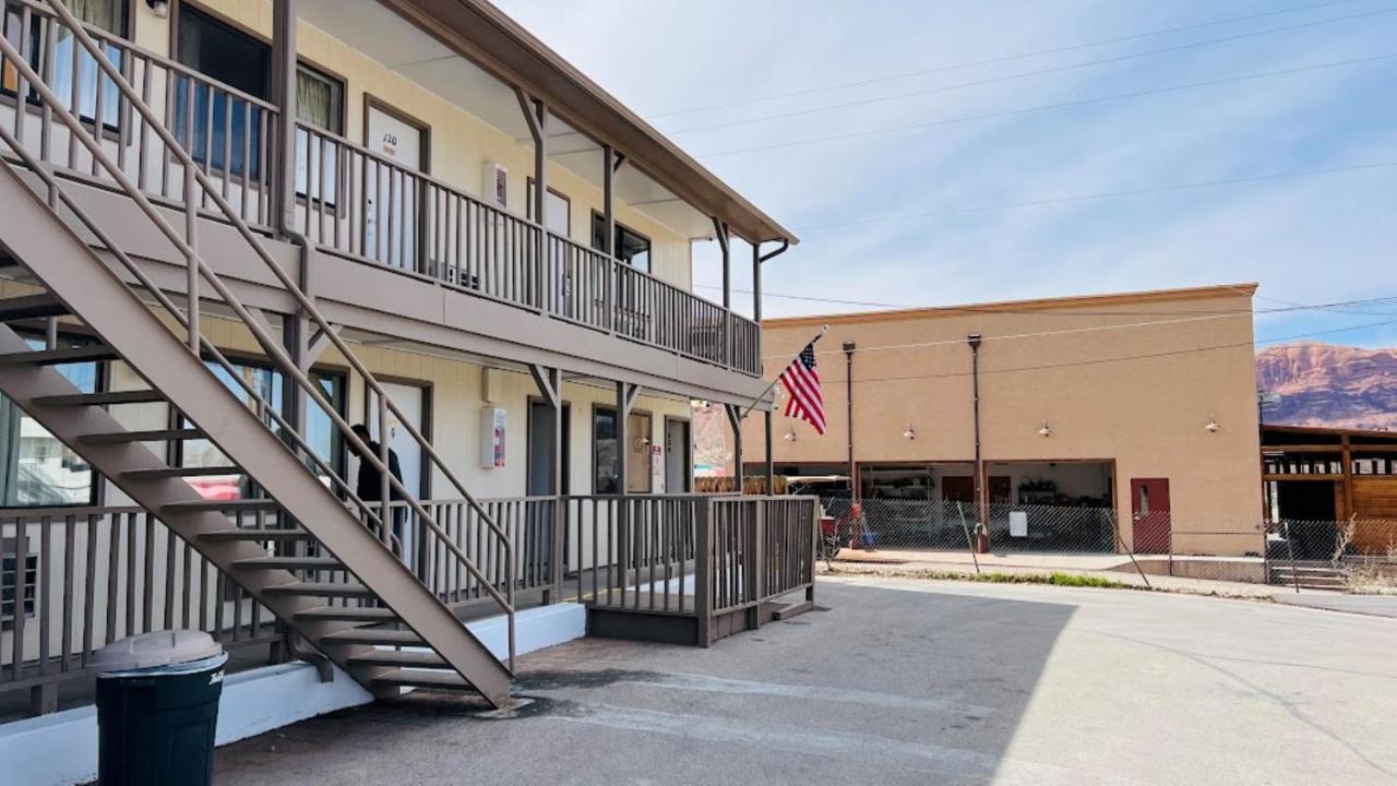 The Virginian Inn Moab Downtown Экстерьер фото